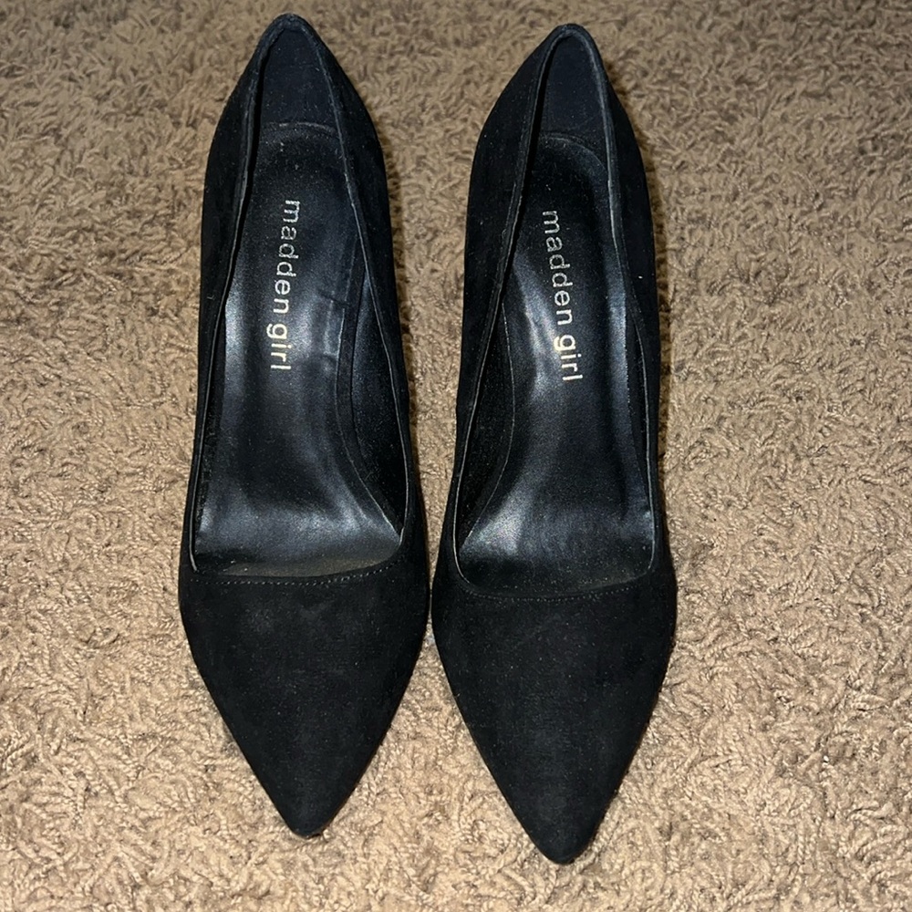 Madden Girl Heels - Black Suede EUC size 6